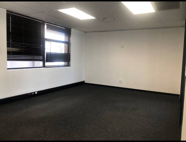 213M² SERVICED OFFICE TO LET IN SANDHURST
